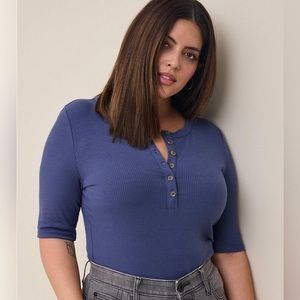 NWT Torrid Super Soft Rib Henley Elbow Sleeve Tee. Blue. 2X.
